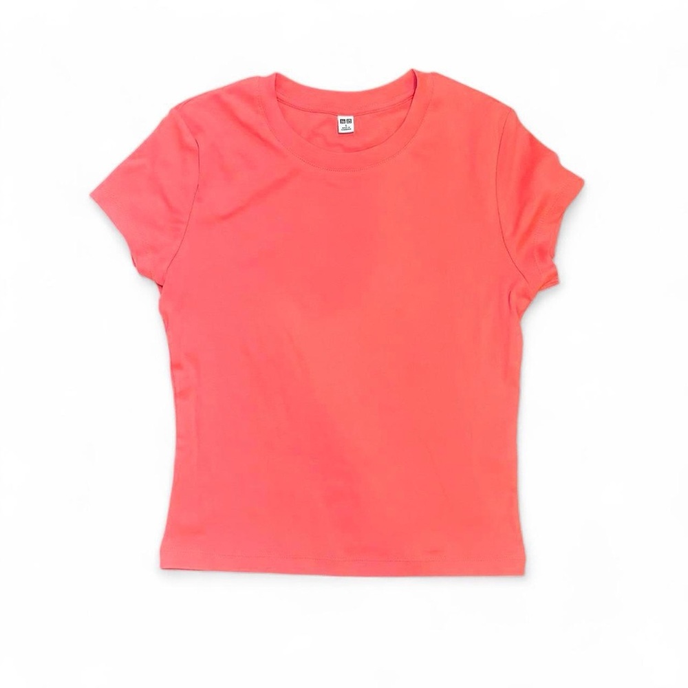 Bright pink UNIQLO short sleeve t-shirt